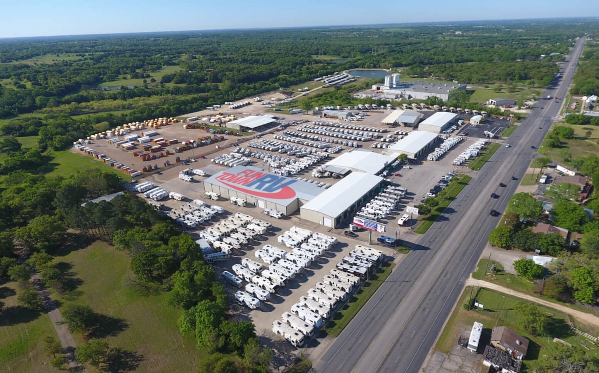 How a Top RV Dealership Monitors Large, Remote Lots With Hybrid Cloud