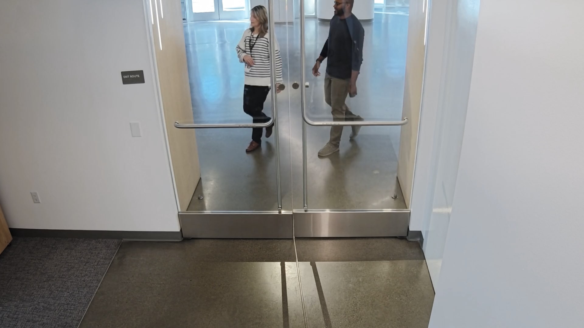 Custom alerts and visual context for every door