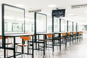 学校法人中日学園 中日美容専門学校